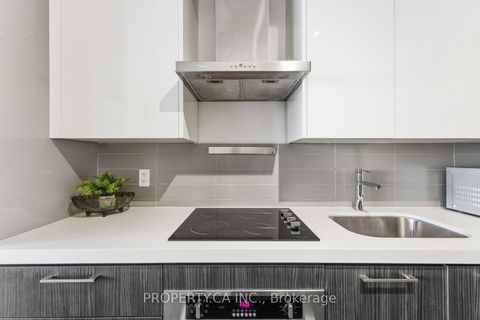 Photo 7 at 623 - 560 King Street W, Waterfront Communities C1, Toronto