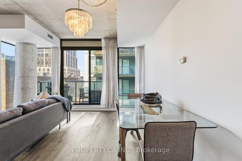 Photo 11 at 623 - 560 King Street W, Waterfront Communities C1, Toronto