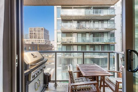 Photo 13 at 623 - 560 King Street W, Waterfront Communities C1, Toronto