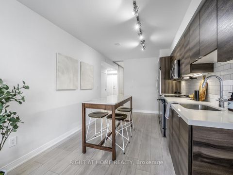 Photo 5 at 1622 - 525 Adelaide Street W, Waterfront Communities C1, Toronto