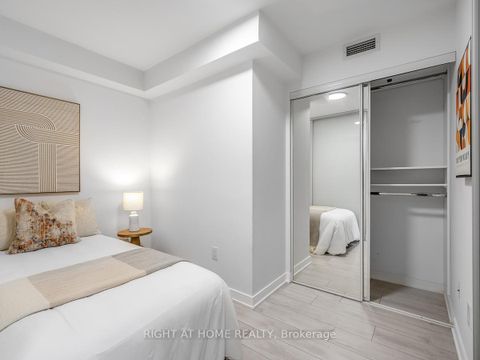 Photo 12 at 1622 - 525 Adelaide Street W, Waterfront Communities C1, Toronto