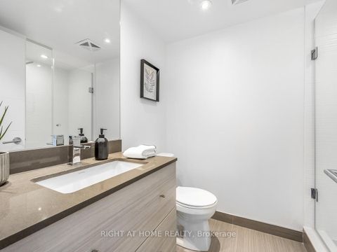 Photo 13 at 1622 - 525 Adelaide Street W, Waterfront Communities C1, Toronto