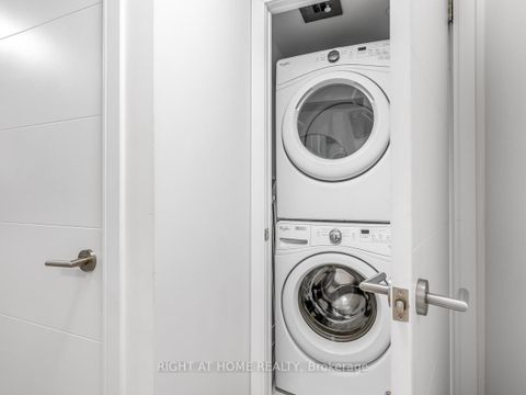 Photo 14 at 1622 - 525 Adelaide Street W, Waterfront Communities C1, Toronto