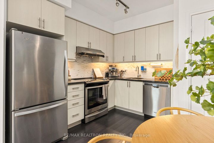 Photo 2 at 910 - 3121 Sheppard Avenue E, Sullivan, Toronto