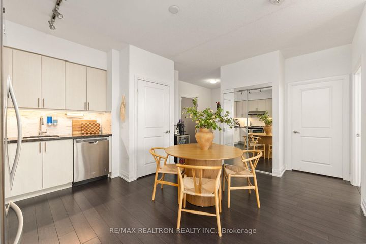 Photo 4 at 910 - 3121 Sheppard Avenue E, Sullivan, Toronto