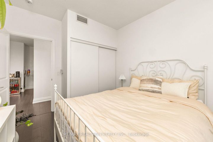 Photo 11 at 910 - 3121 Sheppard Avenue E, Sullivan, Toronto