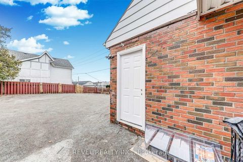 Photo 8 at 45 Fairbanks Street, Central, Oshawa