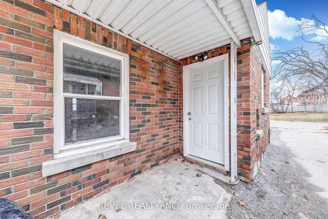 Photo 15 at 45 Fairbanks Street, Central, Oshawa