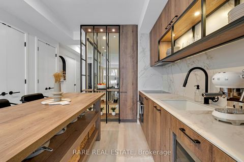 Photo 1 at 903 - 505 Richmond Street W, Waterfront Communities C1, Toronto