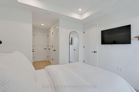 Photo 11 at 903 - 505 Richmond Street W, Waterfront Communities C1, Toronto