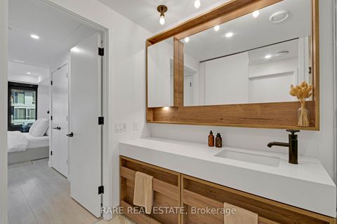 Photo 14 at 903 - 505 Richmond Street W, Waterfront Communities C1, Toronto