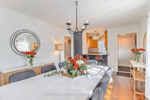 Photo 2 at 18 Cochrane Court, Queensway, Toronto