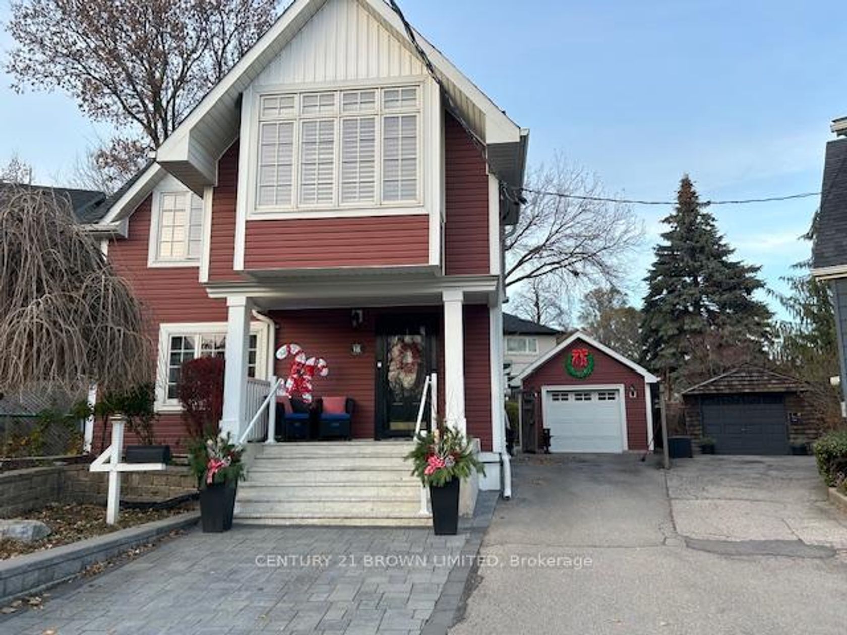 18 Cochrane Court, Queensway, Toronto photo number 2