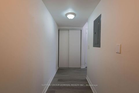 Photo 5 at 409 - 60 Fairfax Crescent, Birchmount, Toronto