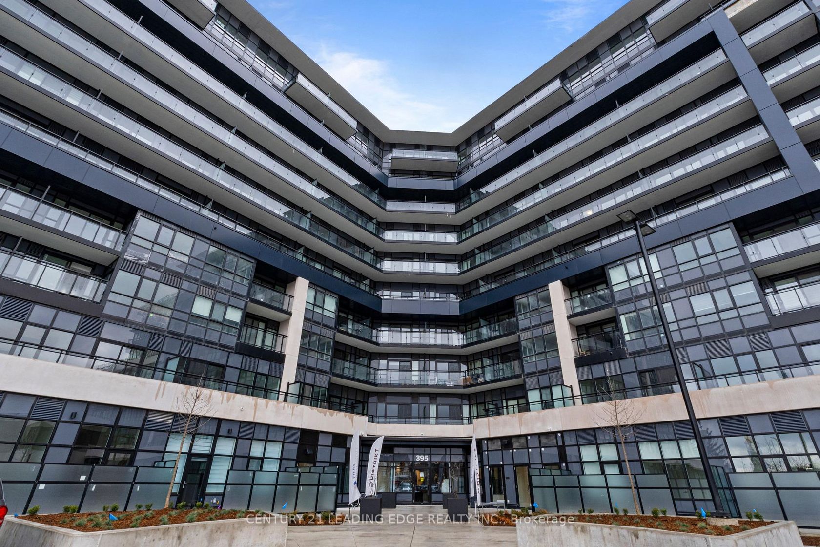 614 - 395 Dundas Street W, GO Glenorchy, Oakville 