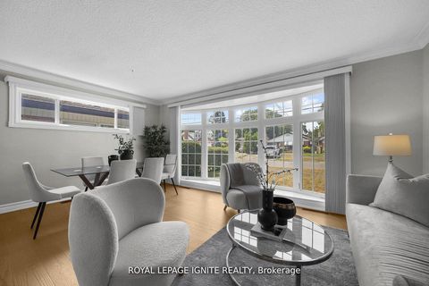 Photo 5 at 47 Deerfield Road, Bendale, Toronto