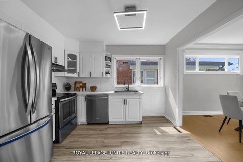 Photo 10 at 47 Deerfield Road, Bendale, Toronto