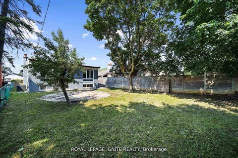 Photo 33 at 47 Deerfield Road, Bendale, Toronto