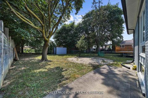 Photo 34 at 47 Deerfield Road, Bendale, Toronto