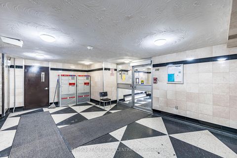 Photo 5 at 509 - 200 Lotherton Pathway Pathway, Glen Park, Toronto