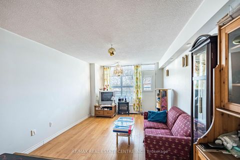 Photo 13 at 509 - 200 Lotherton Pathway Pathway, Glen Park, Toronto