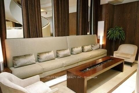 Photo 3 at 407 - 438 Richmond Street W, Waterfront Communities C1, Toronto