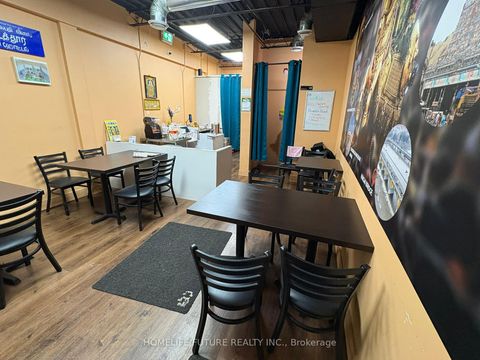 Photo 3 at 296 - 284-296 Markham Road, Scarborough Village, Toronto