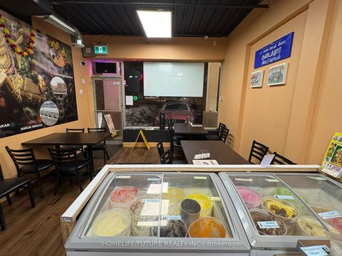 Photo 4 at 296 - 284-296 Markham Road, Scarborough Village, Toronto