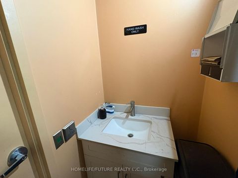 Photo 7 at 296 - 284-296 Markham Road, Scarborough Village, Toronto