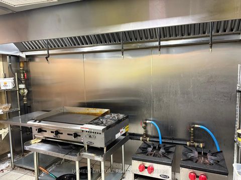 Photo 10 at 296 - 284-296 Markham Road, Scarborough Village, Toronto