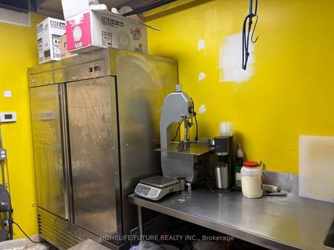 Photo 13 at 296 - 284-296 Markham Road, Scarborough Village, Toronto