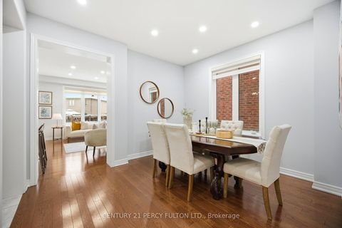 Photo 4 at 2415 Kentucky Derby Way, Windfields, Oshawa