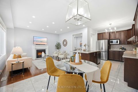 Photo 10 at 2415 Kentucky Derby Way, Windfields, Oshawa