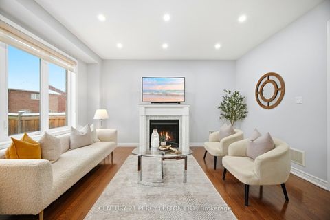 Photo 11 at 2415 Kentucky Derby Way, Windfields, Oshawa