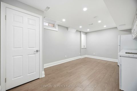 Photo 30 at 2415 Kentucky Derby Way, Windfields, Oshawa