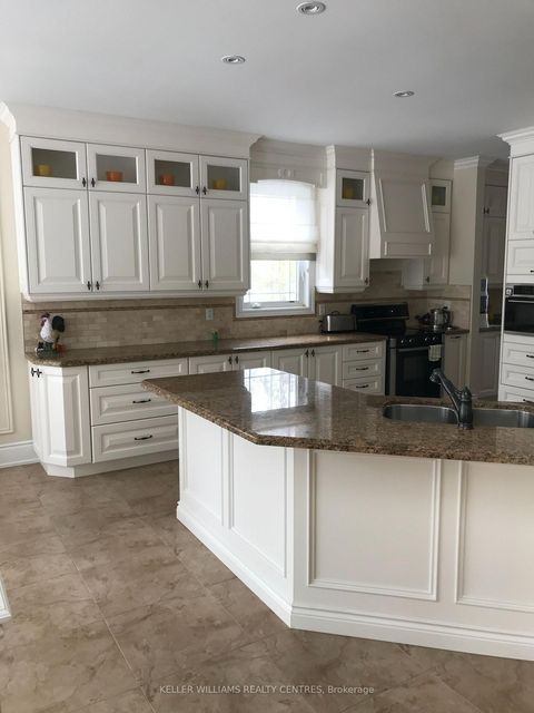 Photo 7 at 148 HUNTERWOOD Chase, Rural Vaughan, Vaughan