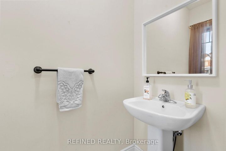 Photo 3 at 150 Heritage Street, Bradford, Bradford West Gwillimbury