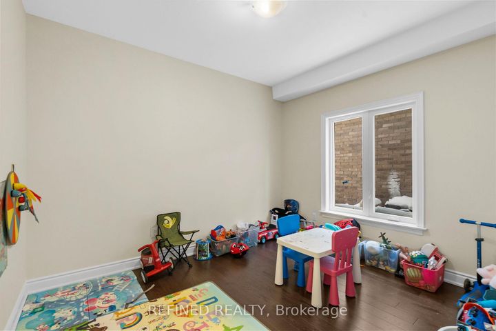 Photo 8 at 150 Heritage Street, Bradford, Bradford West Gwillimbury