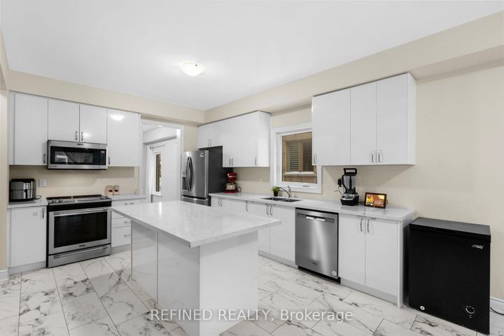 Photo 11 at 150 Heritage Street, Bradford, Bradford West Gwillimbury