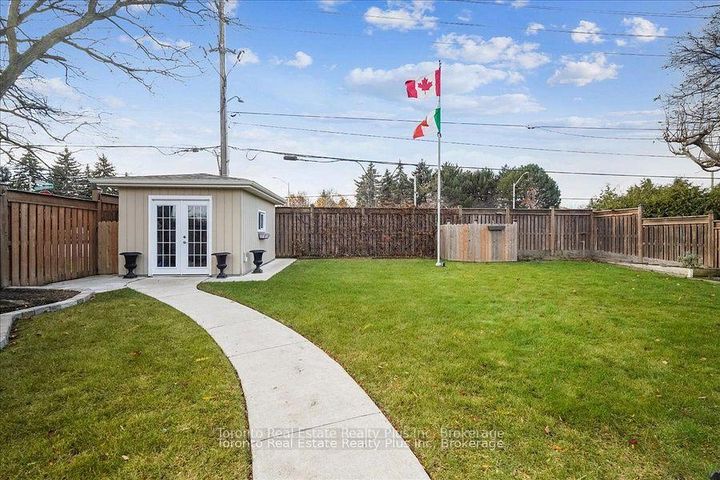 Photo 28 at 10 Sevilla Boulevard, Kleinburg, Vaughan