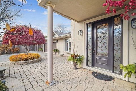 Photo 4 at 10 Sevilla Boulevard, Kleinburg, Vaughan