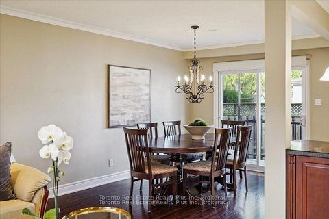 Photo 9 at 10 Sevilla Boulevard, Kleinburg, Vaughan