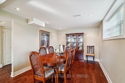 Photo 18 at 10 Sevilla Boulevard, Kleinburg, Vaughan