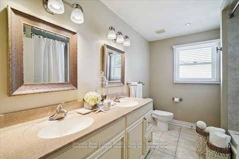 Photo 24 at 10 Sevilla Boulevard, Kleinburg, Vaughan