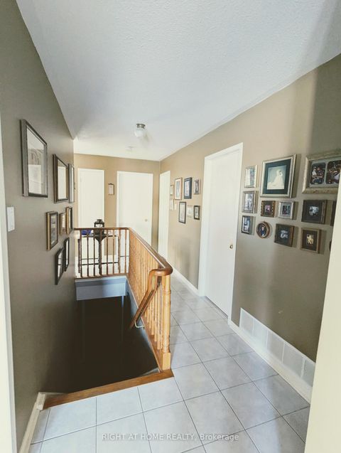 Photo 11 at 63 Benson Drive, Sandy Hollow, Barrie