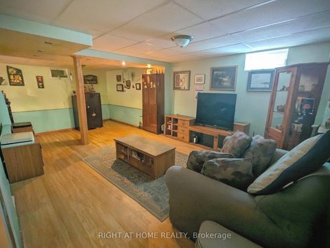 Photo 13 at 63 Benson Drive, Sandy Hollow, Barrie