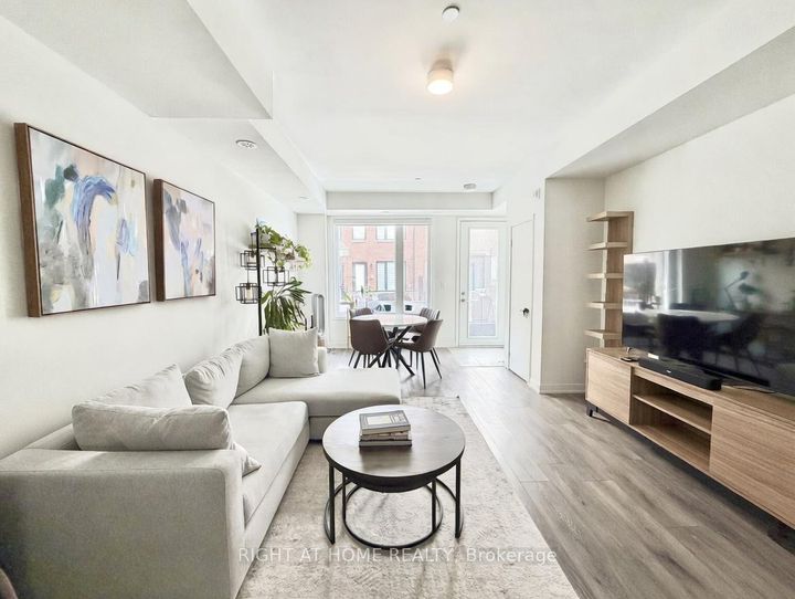 Photo 4 at 31 - 3409 Ridgeway Drive, Erin Mills, Mississauga