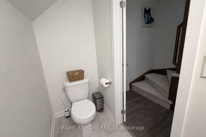 Photo 8 at 31 - 3409 Ridgeway Drive, Erin Mills, Mississauga