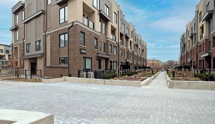 Photo 22 at 31 - 3409 Ridgeway Drive, Erin Mills, Mississauga