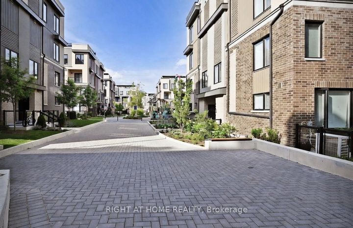 Photo 23 at 31 - 3409 Ridgeway Drive, Erin Mills, Mississauga